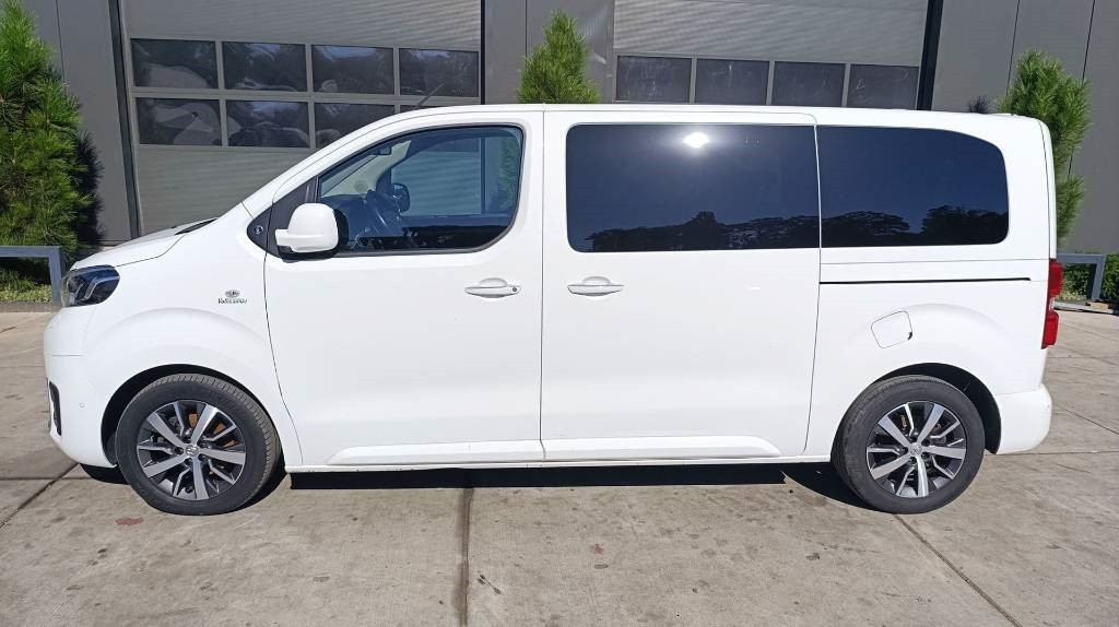 Toyota Proace 2.0 Van, Kleinbus, 7-Sitzer, Turboschaden - Furgón: foto 1 Toyota Proace 2.0 Van, Kleinbus, 7-Sitzer, Turboschaden - Furgón: foto 1