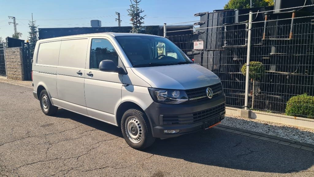 Volkswagen T5 2.0 TDI, Kasten, Werkstattschränke, Klima, AHK - Furgoneta: foto 1 Volkswagen T5 2.0 TDI, Kasten, Werkstattschränke, Klima, AHK - Furgoneta: foto 1