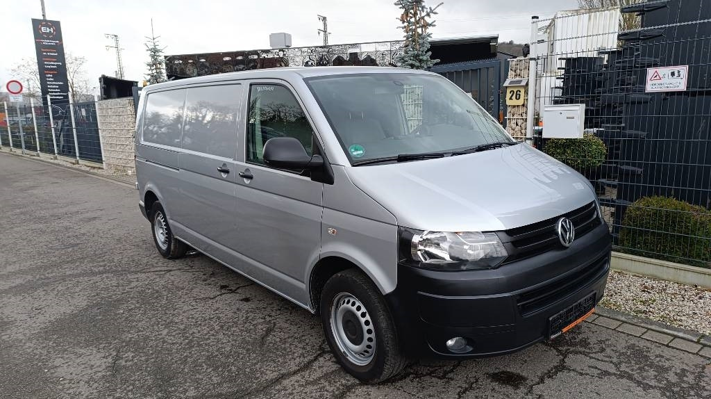 Furgoneta Volkswagen T5 2.0 TDI, Transporter, Kasten, Werkstattschränke: foto 25 Furgoneta Volkswagen T5 2.0 TDI, Transporter, Kasten, Werkstattschränke: foto 25