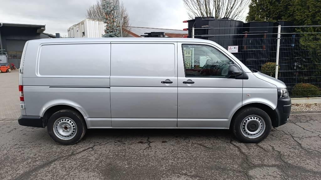 Furgoneta Volkswagen T5 2.0 TDI, Transporter, Kasten, Werkstattschränke: foto 28 Furgoneta Volkswagen T5 2.0 TDI, Transporter, Kasten, Werkstattschränke: foto 28