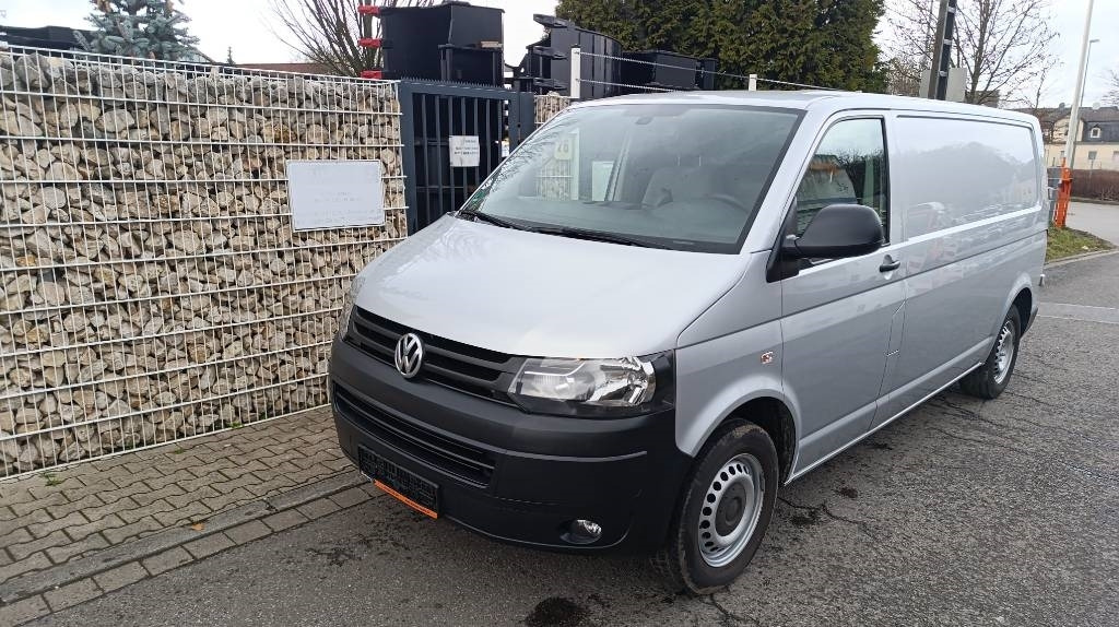 Volkswagen T5 2.0 TDI, Transporter, Kasten, Werkstattschränke - Furgoneta: foto 2 Volkswagen T5 2.0 TDI, Transporter, Kasten, Werkstattschränke - Furgoneta: foto 2