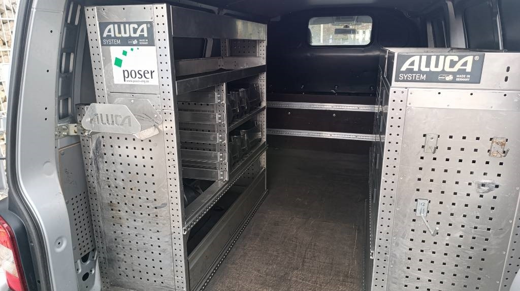 Furgoneta Volkswagen T5 2.0 TDI, Transporter, Kasten, Werkstattschränke: foto 13 Furgoneta Volkswagen T5 2.0 TDI, Transporter, Kasten, Werkstattschränke: foto 13