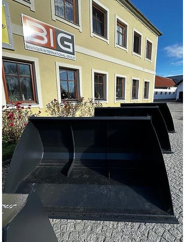 Big Volumenschaufel 220 cm mit Merlo ZM2 Aufnahme - Cazo: foto 1 Big Volumenschaufel 220 cm mit Merlo ZM2 Aufnahme - Cazo: foto 1