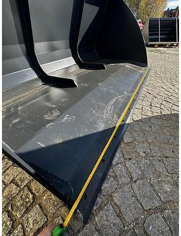 Big Volumenschaufel 250 cm mit Atlas Aufnahme - Cazo: foto 2 Big Volumenschaufel 250 cm mit Atlas Aufnahme - Cazo: foto 2