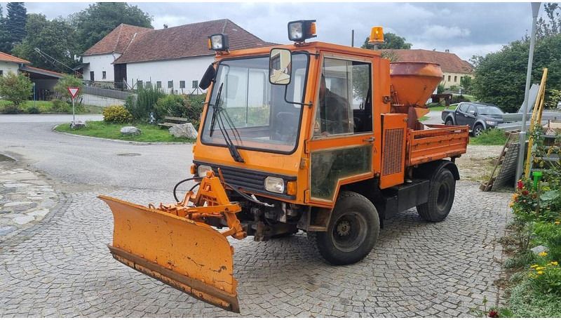 Boki HY1350 Kommunalfahrzeug mit Schneepflug und Sand / Salzstreuer - Motoazada: foto 3 Boki HY1350 Kommunalfahrzeug mit Schneepflug und Sand / Salzstreuer - Motoazada: foto 3
