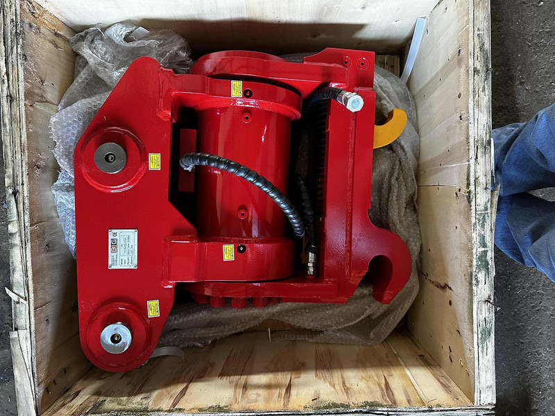 Big Powertilt passend zu diversen Takeuchi Modellen - Implemento: foto 2 Big Powertilt passend zu diversen Takeuchi Modellen - Implemento: foto 2