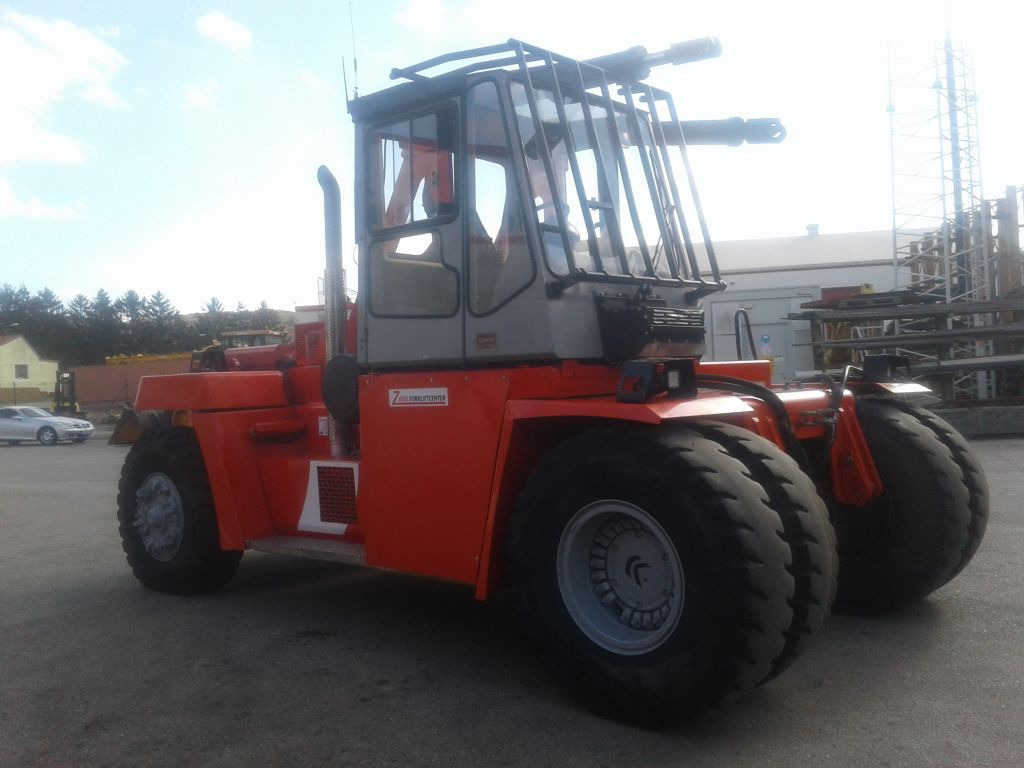 Kalmar DCE330-12 - Carretilla elevadora diésel: foto 5 Kalmar DCE330-12 - Carretilla elevadora diésel: foto 5