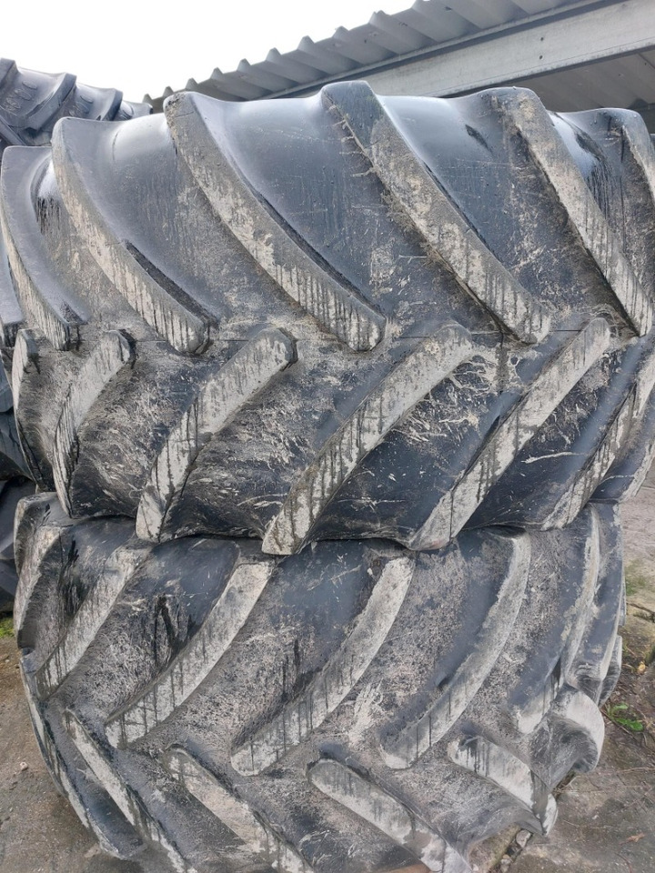 Continental 900/60R38  750/55R30  John Deere 8335R 8430 8530 - Neumáticos y llantas: foto 1 Continental 900/60R38  750/55R30  John Deere 8335R 8430 8530 - Neumáticos y llantas: foto 1