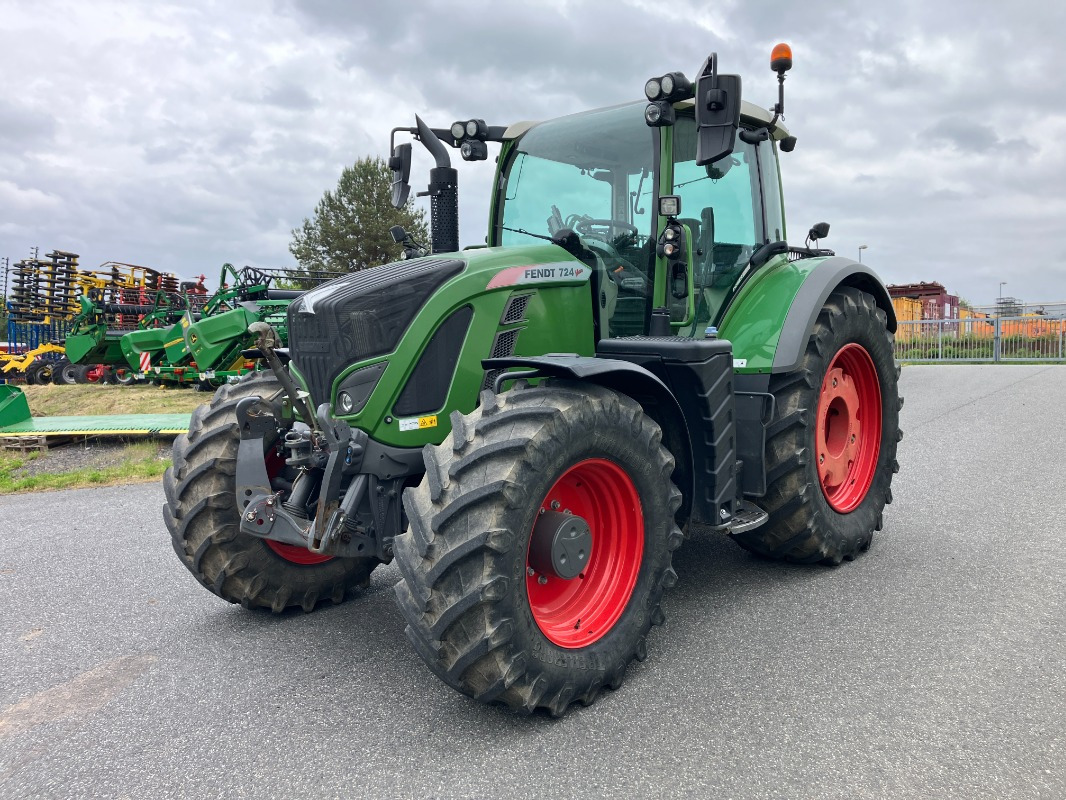 Fendt 724 PowerPlus mit Frontkraftheber - Tractor: foto 1 Fendt 724 PowerPlus mit Frontkraftheber - Tractor: foto 1