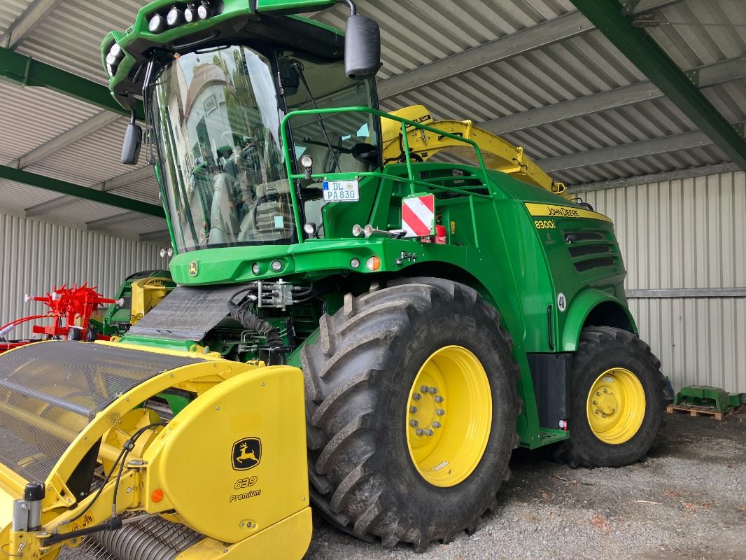 John Deere 8300i mit Kemper 360pro und John Deere 639 PickUp - Cosechadora: foto 1 John Deere 8300i mit Kemper 360pro und John Deere 639 PickUp - Cosechadora: foto 1