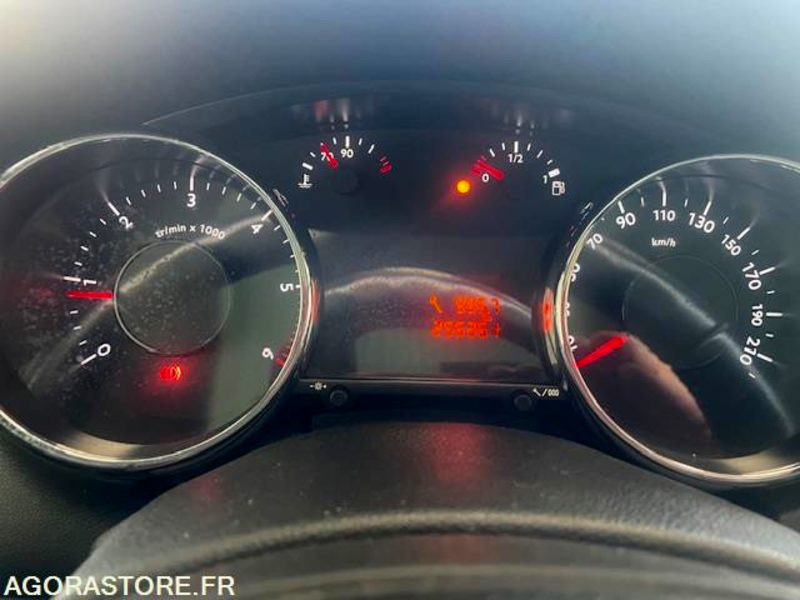 5008 PREMIUM 1.6 HDI 110cv 5 PLACES. 05/2010 . 255500 km - Coche: foto 5 5008 PREMIUM 1.6 HDI 110cv 5 PLACES. 05/2010 . 255500 km - Coche: foto 5