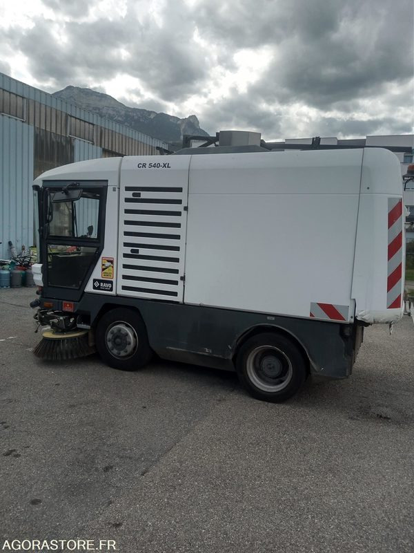 BALAYEUSE RAVO 5 SERIES 540 XL95FCH4CD1020902 - Barredora vial: foto 3 BALAYEUSE RAVO 5 SERIES 540 XL95FCH4CD1020902 - Barredora vial: foto 3