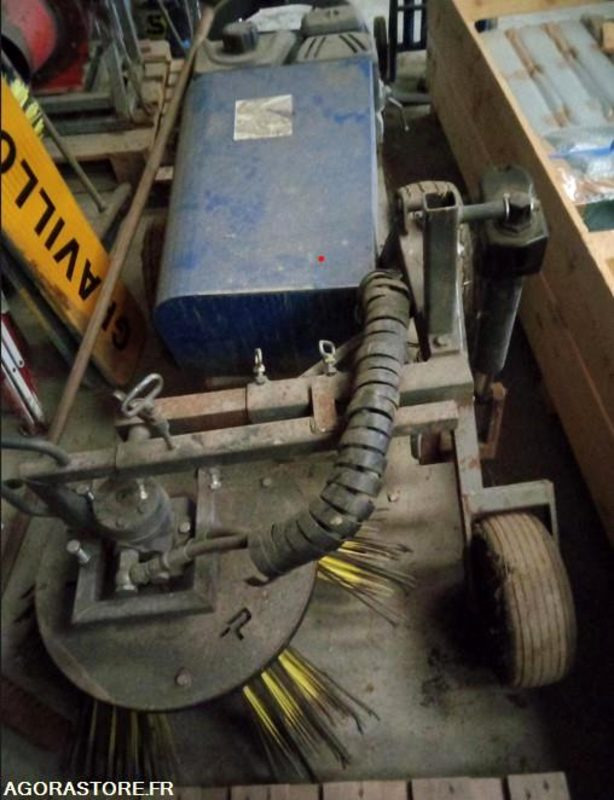 BALAYEUSE THERMIQUE - Barredora vial: foto 1 BALAYEUSE THERMIQUE - Barredora vial: foto 1