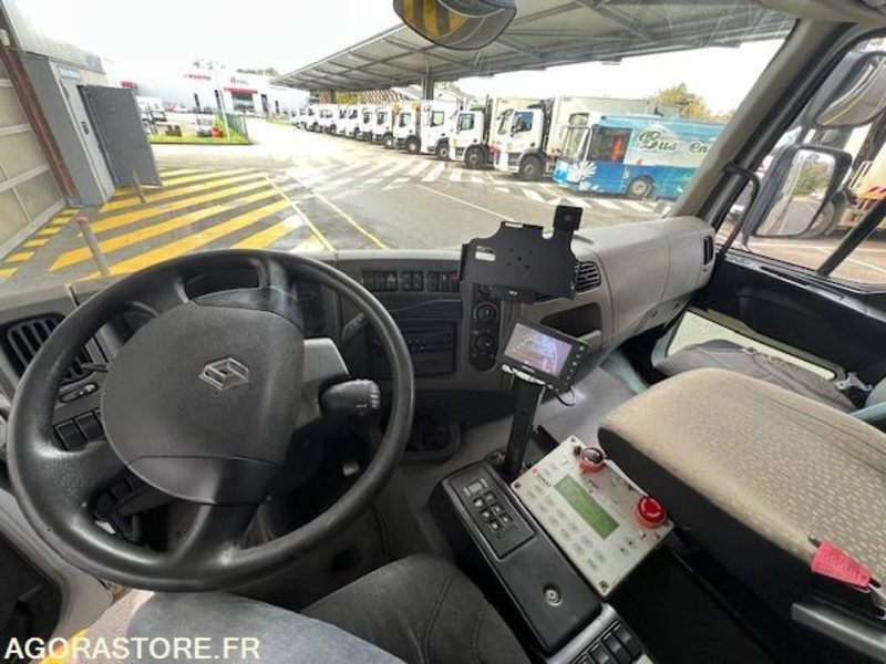 BENNE A ORDURES MENAGERES RENAULT - Camión de basura: foto 5 BENNE A ORDURES MENAGERES RENAULT - Camión de basura: foto 5