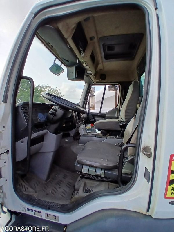 BOM 19 T RENAULT 270 DCI - 2002 - 370 889km - Camión de basura: foto 4 BOM 19 T RENAULT 270 DCI - 2002 - 370 889km - Camión de basura: foto 4