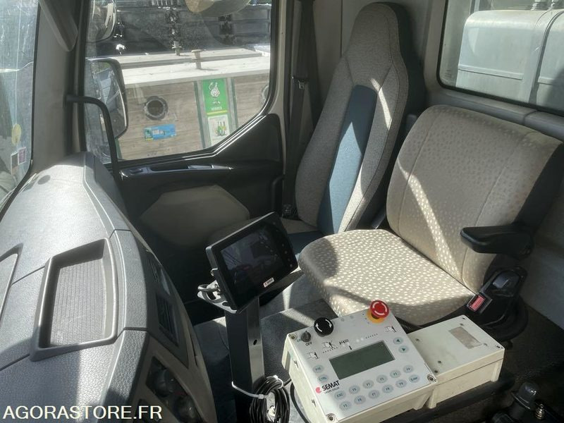 BOM 26T avec LC auto 851 - Camión de basura: foto 4 BOM 26T avec LC auto 851 - Camión de basura: foto 4
