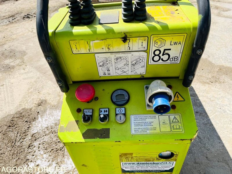 Dúmper de cadenas Brouette à chenille autochargeuse IHIMER 220L - Année 2012: foto 9