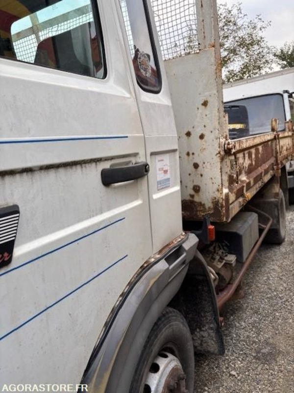 CAMION BENNE RENAULT S135 MIDLINER 1995 204000 KM - Volquete camión: foto 3 CAMION BENNE RENAULT S135 MIDLINER 1995 204000 KM - Volquete camión: foto 3