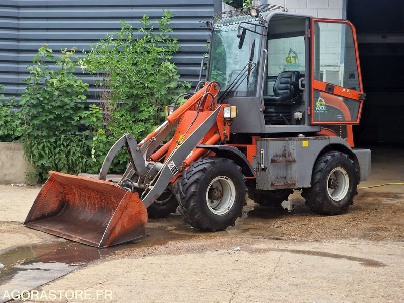 CHARGEUSE SUR PNEUS EVERUN ER08 EASY DIESEL 24CV - 2017 - 580 heures - Cargadora: foto 1 CHARGEUSE SUR PNEUS EVERUN ER08 EASY DIESEL 24CV - 2017 - 580 heures - Cargadora: foto 1