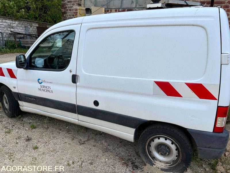CITROEN BERLINGO 177285 kms 2009 - Furgoneta pequeña: foto 1 CITROEN BERLINGO 177285 kms 2009 - Furgoneta pequeña: foto 1
