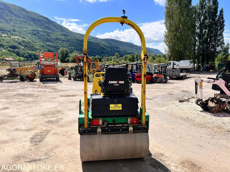 COMPACTEUR AMMANN AV26-2 ROULEAU TANDEM VIBRANT ARTICULÉ - ANNÉE 2008 - 1765 H - Rodillo: foto 2 COMPACTEUR AMMANN AV26-2 ROULEAU TANDEM VIBRANT ARTICULÉ - ANNÉE 2008 - 1765 H - Rodillo: foto 2