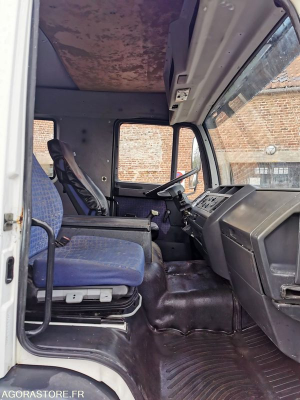 Camion dépannage plateau Man - 2001 - 339 751km - VEHICULE BELGE - Cabeza tractora: foto 5 Camion dépannage plateau Man - 2001 - 339 751km - VEHICULE BELGE - Cabeza tractora: foto 5