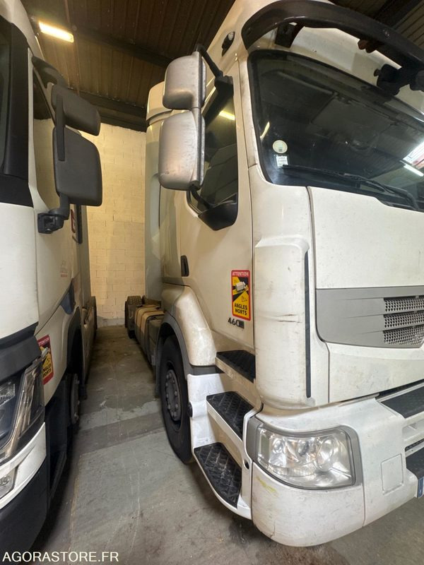 RENAULT PREMIUM 460 - 636777KM - 2012 - Cabeza tractora: foto 2 RENAULT PREMIUM 460 - 636777KM - 2012 - Cabeza tractora: foto 2