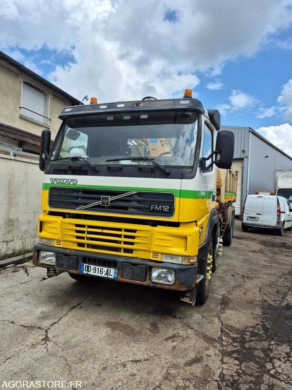 Camion bi-benne grue Volvo FM12 380 - 1999 - 700 000km - Camión: foto 1 Camion bi-benne grue Volvo FM12 380 - 1999 - 700 000km - Camión: foto 1