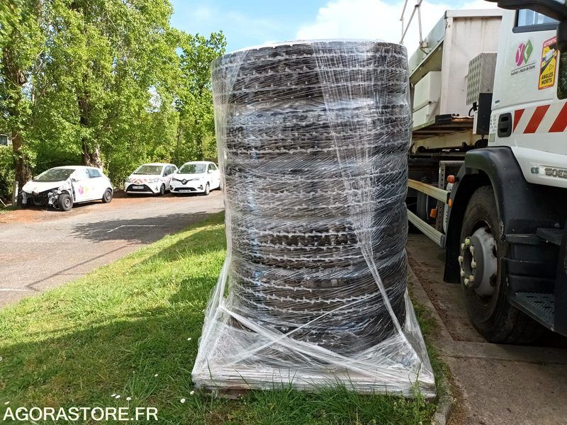 IVECO BENNE 18,5 T assemblé d'une saleuse et d'une lame de déneigemement BJ933TR - Camión: foto 3 IVECO BENNE 18,5 T assemblé d'une saleuse et d'une lame de déneigemement BJ933TR - Camión: foto 3
