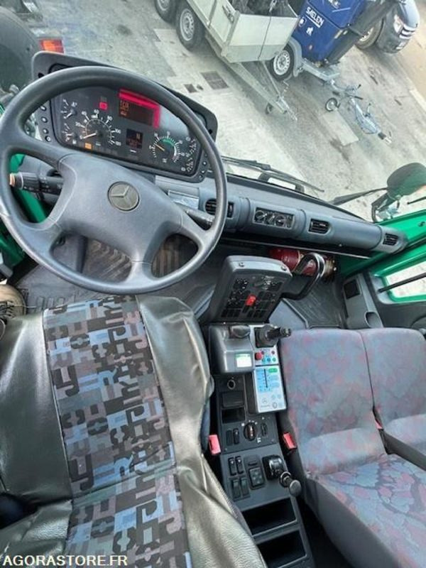 MERCEDES UNIMOG U300C VERSION COMMUNALE 2000 97652 KM - Camión: foto 4 MERCEDES UNIMOG U300C VERSION COMMUNALE 2000 97652 KM - Camión: foto 4