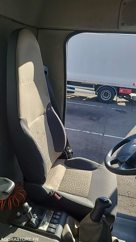 Renault Premium 380 - 2011 - 97052kms - BL645KD - Camión: foto 2 Renault Premium 380 - 2011 - 97052kms - BL645KD - Camión: foto 2