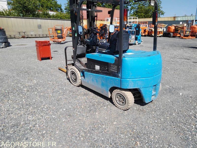 Chariot élévateur ELEC 2.5T Triplex 5,5M NISSAN QO2L25 - Carretilla elevadora eléctrica: foto 4 Chariot élévateur ELEC 2.5T Triplex 5,5M NISSAN QO2L25 - Carretilla elevadora eléctrica: foto 4
