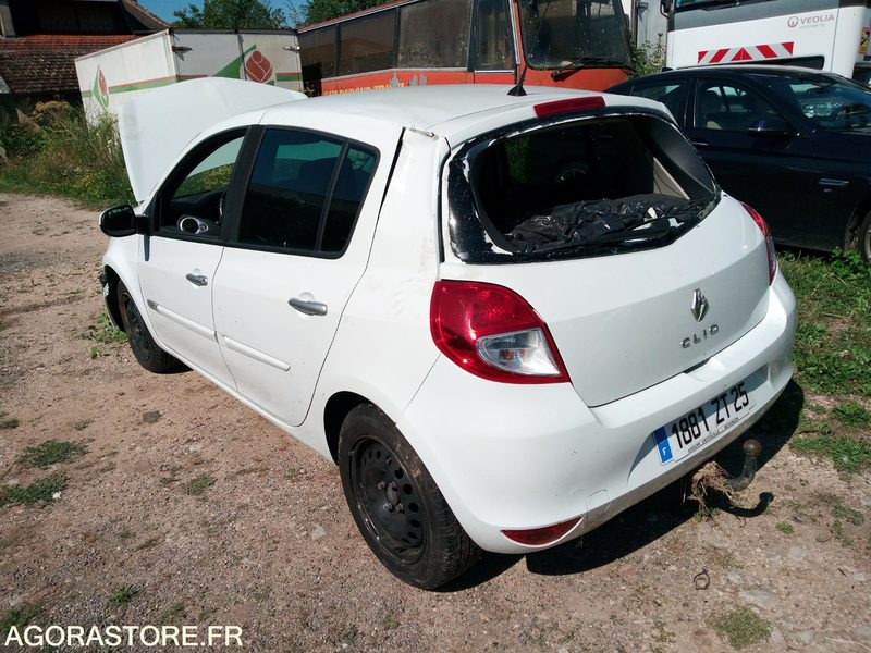 Clio 1.5 DCI accidentée - Coche: foto 3 Clio 1.5 DCI accidentée - Coche: foto 3