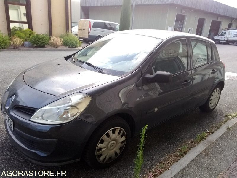Clio 1.5dci 1er main du 10.07.2007 131100kms type MRE5222EF558 prévoir travaux - Coche: foto 1 Clio 1.5dci 1er main du 10.07.2007 131100kms type MRE5222EF558 prévoir travaux - Coche: foto 1