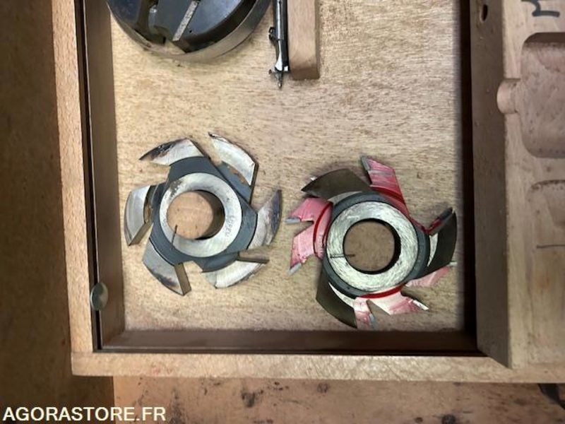 Combiné de menuisier C310e LUREM (380V) - avec outils et fraise de toupie - Herramienta/ Equipo: foto 4 Combiné de menuisier C310e LUREM (380V) - avec outils et fraise de toupie - Herramienta/ Equipo: foto 4