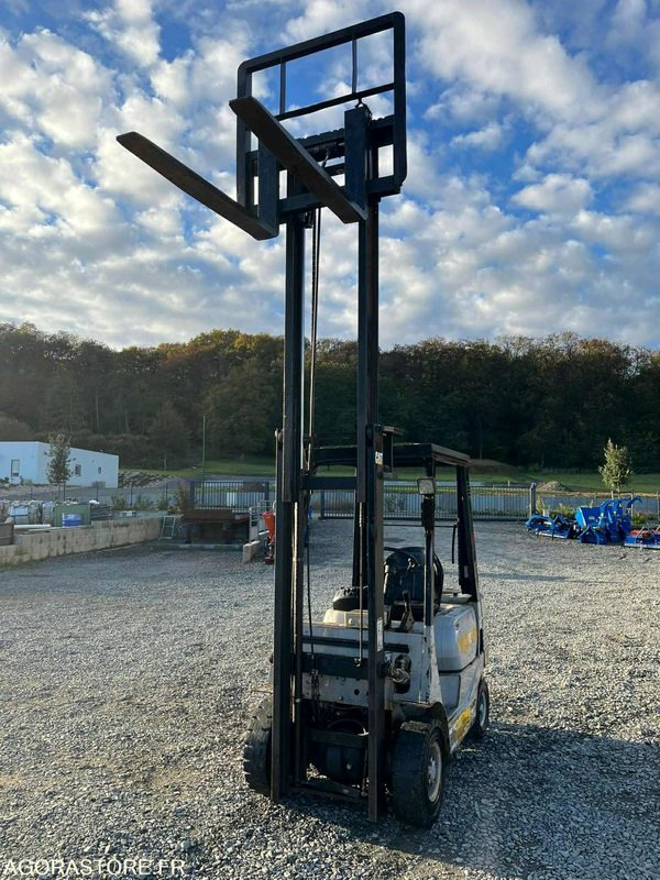 Caterpillar chariot élévateur diesel - Equipo de manutención: foto 4 Caterpillar chariot élévateur diesel - Equipo de manutención: foto 4