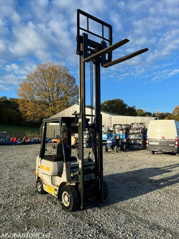 Caterpillar chariot élévateur diesel - Equipo de manutención: foto 3 Caterpillar chariot élévateur diesel - Equipo de manutención: foto 3