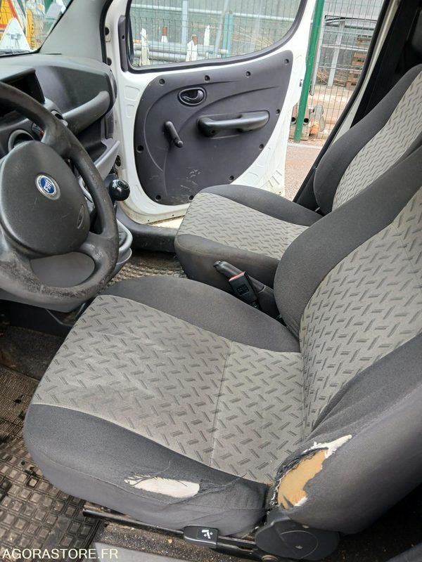FIAT DOBLO - 2006 - 208199 KM - Furgoneta pequeña: foto 5 FIAT DOBLO - 2006 - 208199 KM - Furgoneta pequeña: foto 5