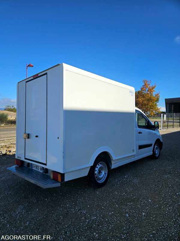 FIAT SCUDO 2.0 130 CAISSE FRIGORIFIQUE FRCX 3 PLACES - Frigorífico furgoneta: foto 4 FIAT SCUDO 2.0 130 CAISSE FRIGORIFIQUE FRCX 3 PLACES - Frigorífico furgoneta: foto 4