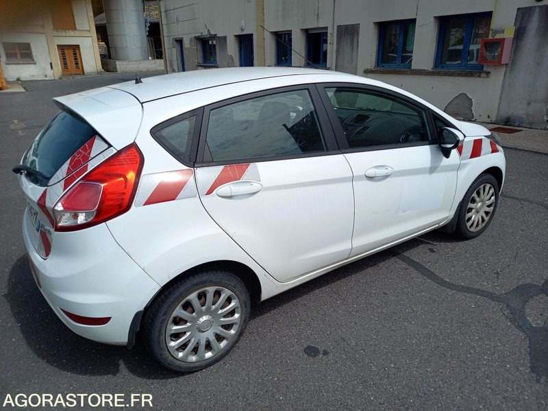 FORD FIESTA TDCI 70 FAP TREND -5 PORTES - Coche: foto 5 FORD FIESTA TDCI 70 FAP TREND -5 PORTES - Coche: foto 5