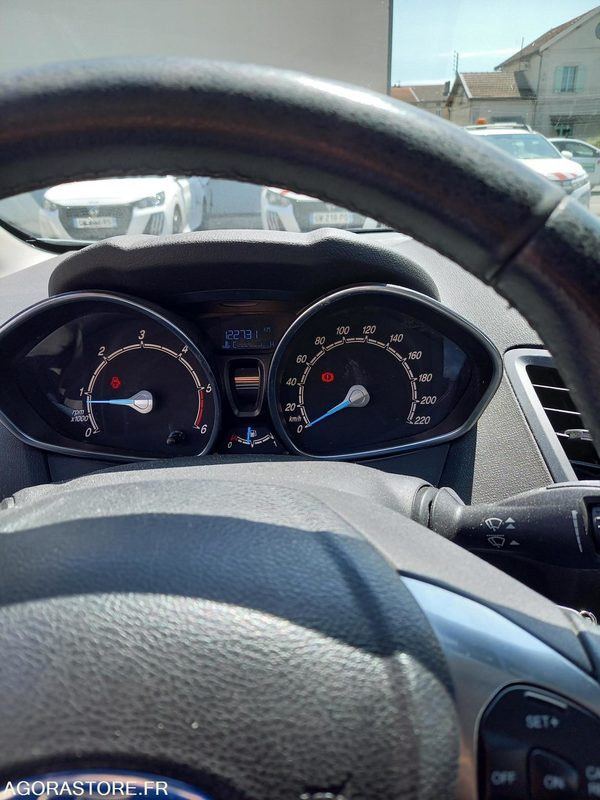 FORD FIESTA TDCI 70 FAP TREND 5 portes - Coche: foto 3 FORD FIESTA TDCI 70 FAP TREND 5 portes - Coche: foto 3