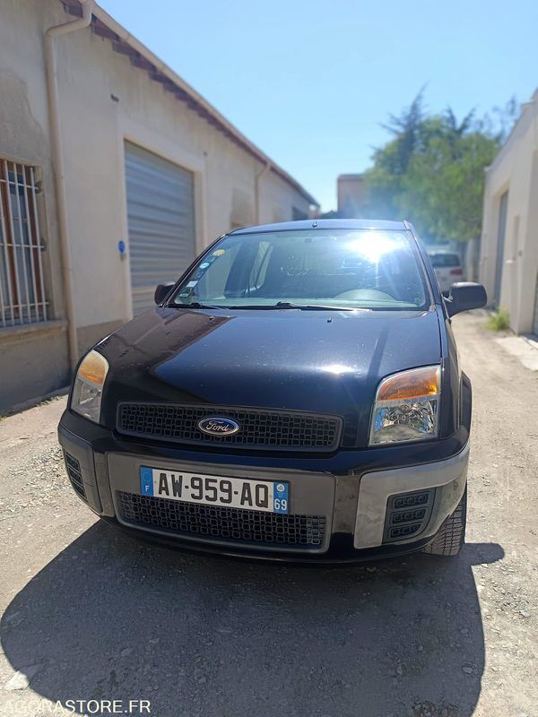 FORD FUSION 1.4 TDCI 68CH - 2010 - 238150KMS - Coche: foto 2 FORD FUSION 1.4 TDCI 68CH - 2010 - 238150KMS - Coche: foto 2