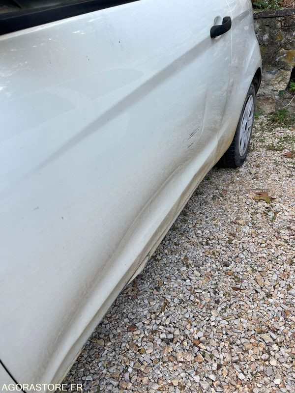 FORD KA - Coche: foto 4 FORD KA - Coche: foto 4