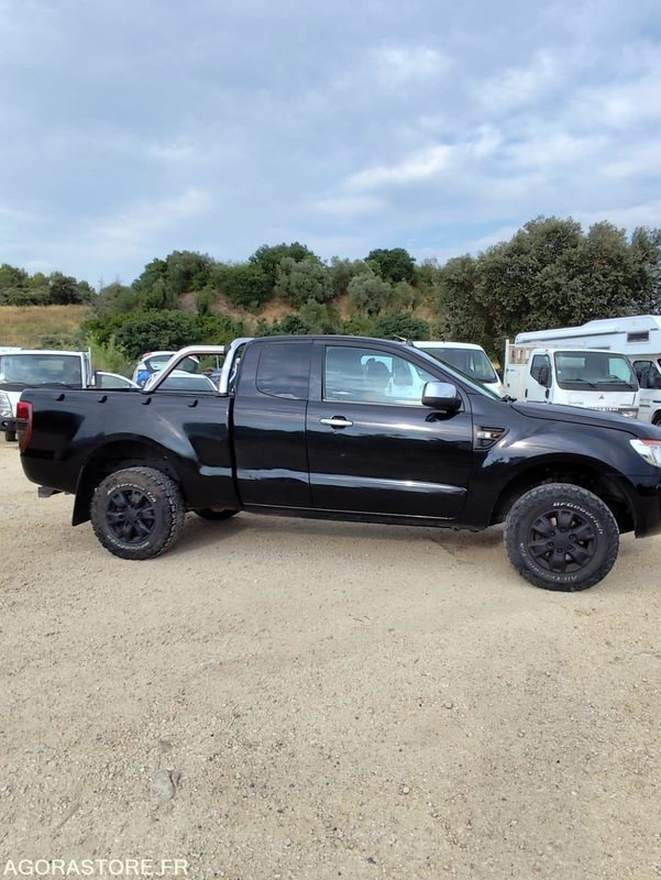 FORD RANGER XLT 2.2 TDCI 150CV EXTRA CABINE 4X4 - 2014 - 121060KMS - Pick-up: foto 3 FORD RANGER XLT 2.2 TDCI 150CV EXTRA CABINE 4X4 - 2014 - 121060KMS - Pick-up: foto 3
