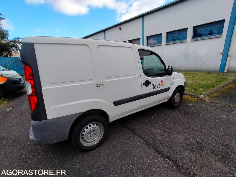 Fiat Doblo essence+ GNV - Furgoneta pequeña: foto 3 Fiat Doblo essence+ GNV - Furgoneta pequeña: foto 3