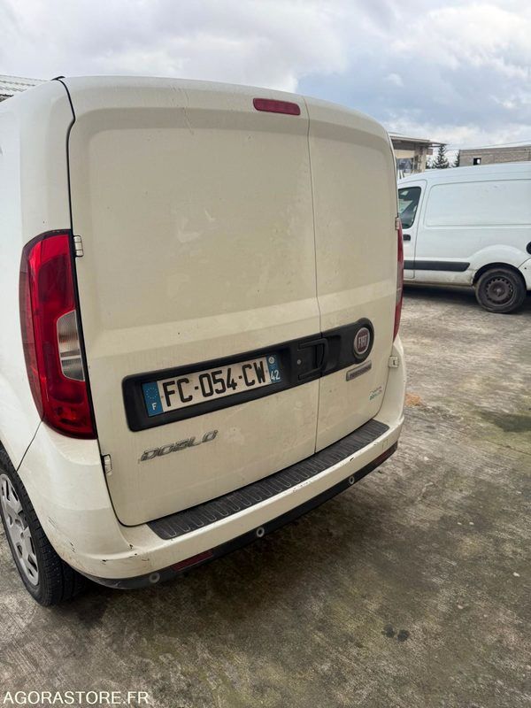 Fiat doblo essence gaz - Furgoneta pequeña: foto 2 Fiat doblo essence gaz - Furgoneta pequeña: foto 2