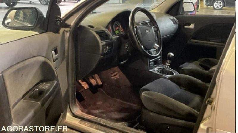 Coche Ford Mondeo 1.8I - 125 GHIA .CT-OK passé et accepté pour 2 ans: foto 8 Coche Ford Mondeo 1.8I - 125 GHIA .CT-OK passé et accepté pour 2 ans: foto 8