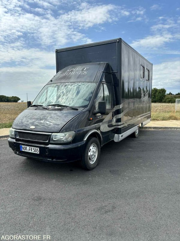 Fourgon FORD - Transport de 2 Chevaux - 2004 - 137 510 KM - Furgón: foto 1 Fourgon FORD - Transport de 2 Chevaux - 2004 - 137 510 KM - Furgón: foto 1