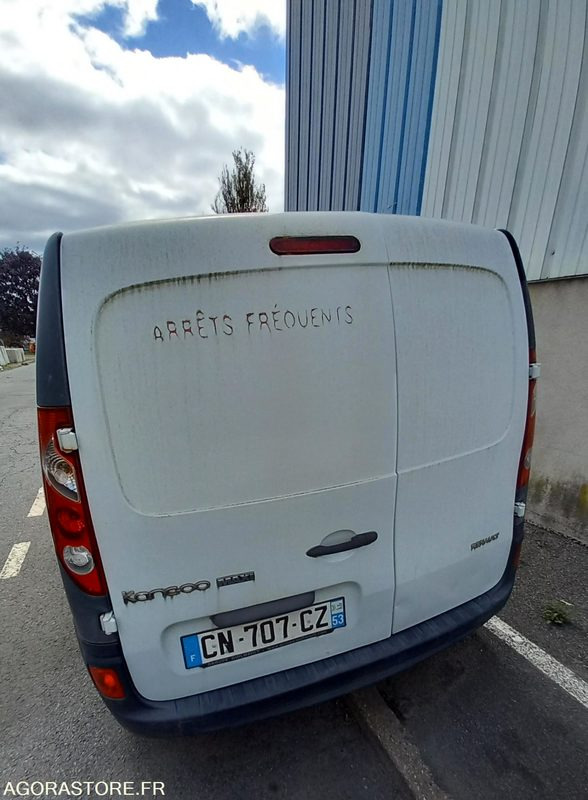 Fourgonnette frigorifique RENAULT - CN707CZ - Furgoneta pequeña: foto 2 Fourgonnette frigorifique RENAULT - CN707CZ - Furgoneta pequeña: foto 2