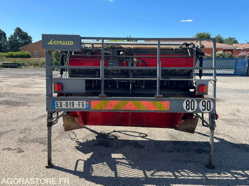 GRAVILLONNEUR ROLA 450 MAUGUIN D'OCCASION - Construcción de carreteras: foto 1 GRAVILLONNEUR ROLA 450 MAUGUIN D'OCCASION - Construcción de carreteras: foto 1